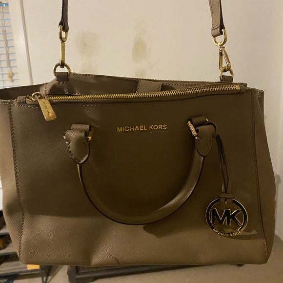 Michael Kors Sutton bag - Picture 2 of 7